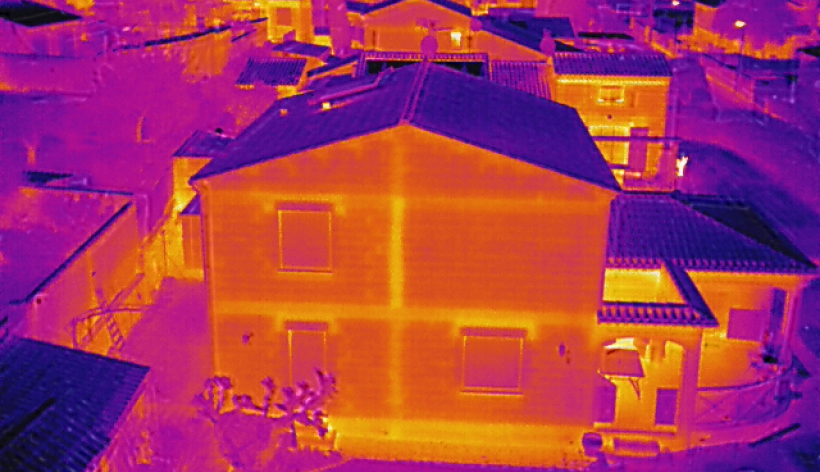 thermographie aérienne par drone - maison
